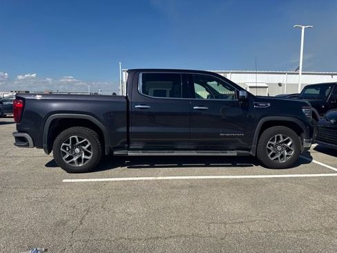 Used 2023 GMC Sierra 1500 SLT w/ SLT Premium Package image 4