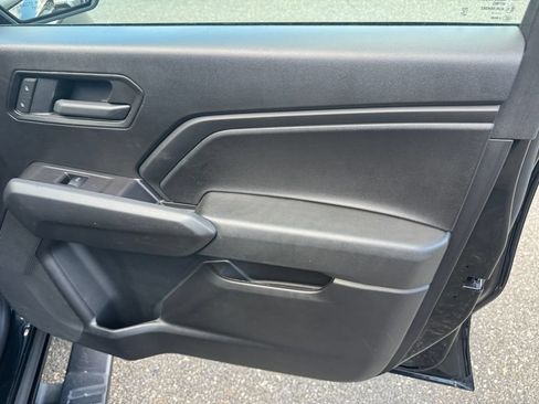 Used 2025 Chevrolet Colorado W/T w/ WT Custom Package RWD image 17
