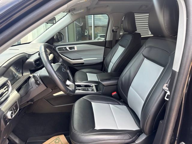 Certified 2023 Ford Explorer XLT w/ Equipment Group 202A AWD/4WD image 17