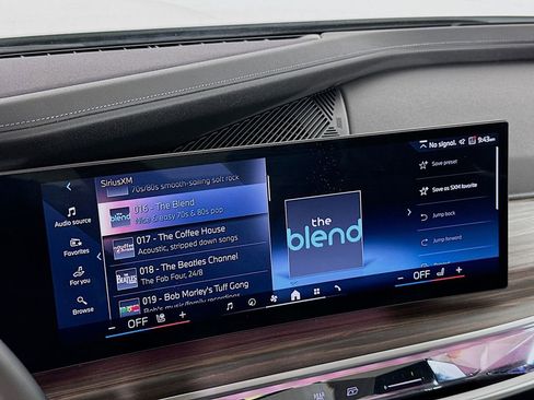 Certified 2023 BMW 760i xDrive w/ Parking Assistance Package image 15