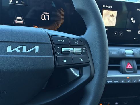 New 2026 Kia K4 LXS image 27