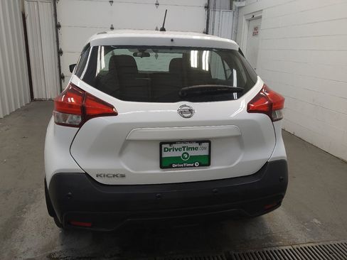 Used 2020 Nissan Kicks S FWD image 6
