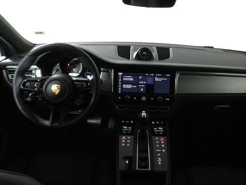 Used 2026 Porsche Macan AWD/4WD image 16