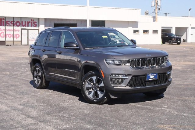 Used 2024 Jeep Grand Cherokee Limited 4xe AWD/4WD image 2