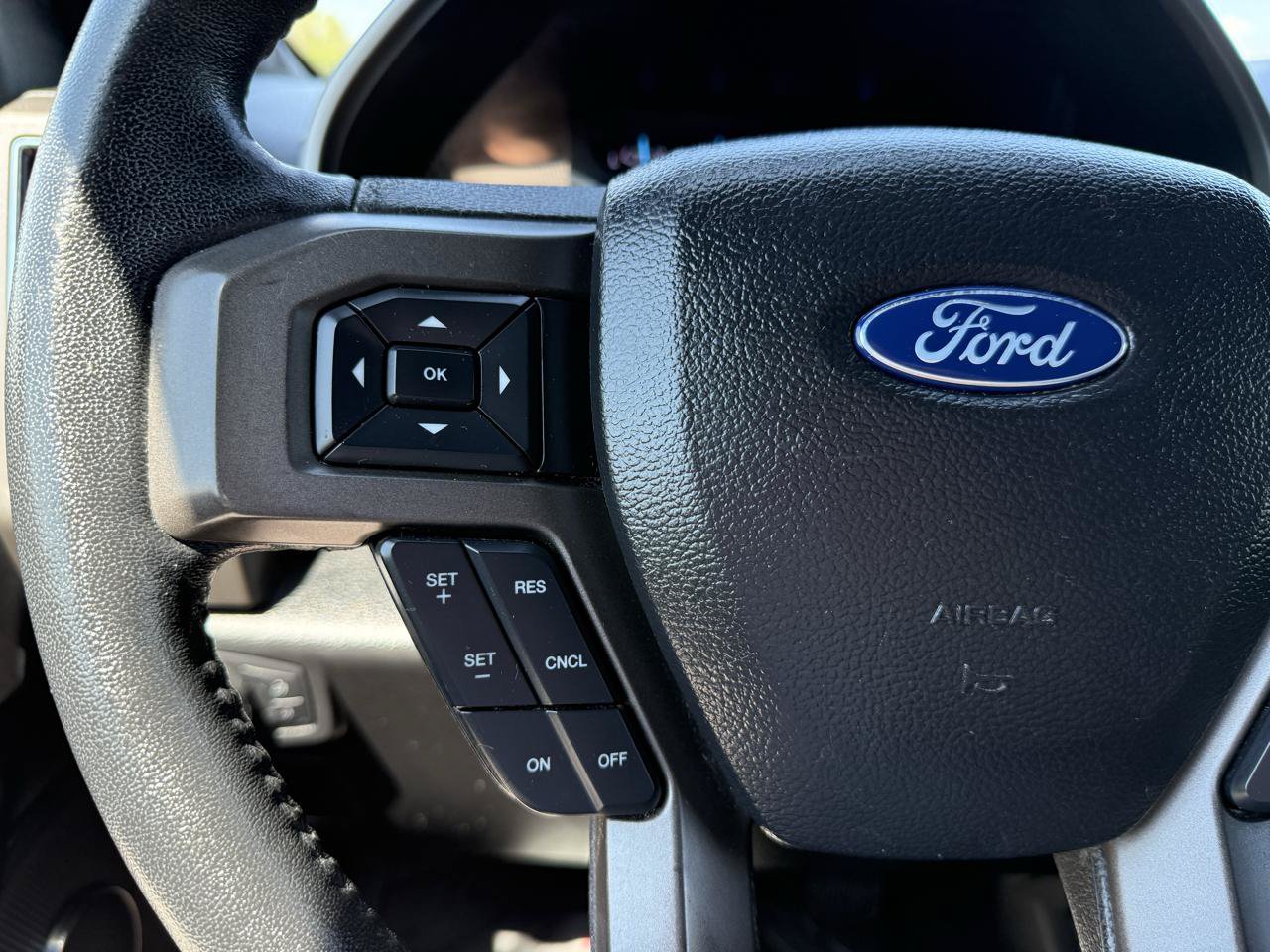 Used 2020 Ford Expedition XLT w/ Equipment Group 201A RWD image 25