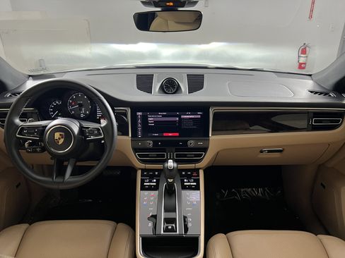 Certified 2024 Porsche Macan S AWD/4WD image 13