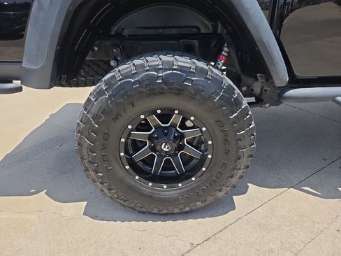Used 2020 Jeep Gladiator Rubicon w/ LED Lighting Group AWD/4WD image 15