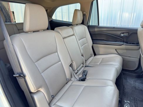 Used 2016 Honda Pilot Touring image 37