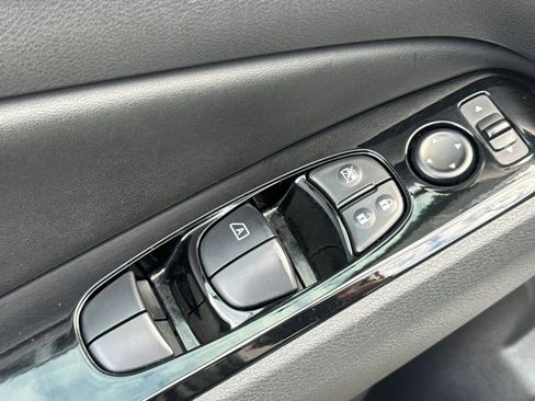 Used 2024 Nissan Altima 2.5 SR image 17