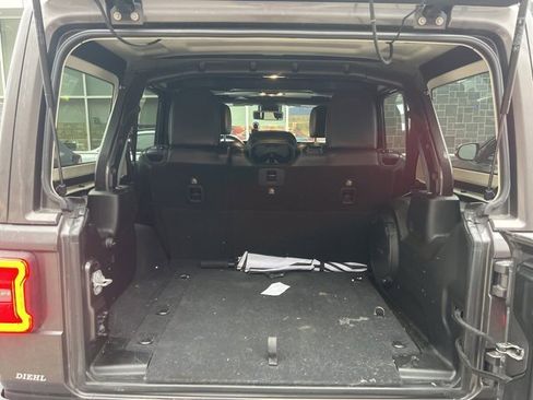 Used 2019 Jeep Wrangler Unlimited Sahara image 7