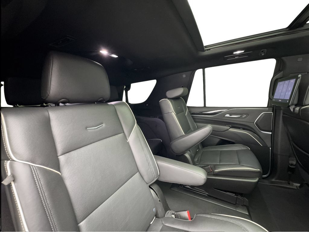 Used 2021 Cadillac Escalade Sport w/ Driver Assist Tech Package AWD/4WD image 28
