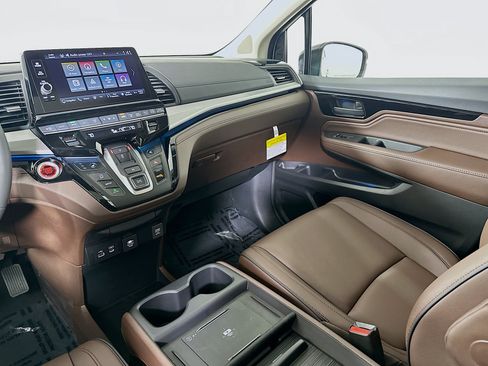 New 2026 Honda Odyssey Touring image 23