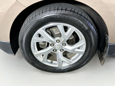 Used 2018 Chevrolet Equinox LT image 11