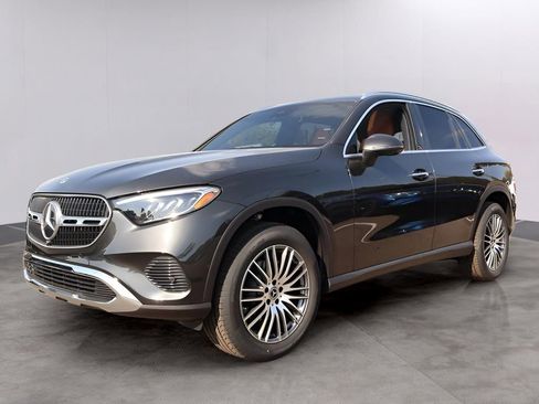 Used 2026 Mercedes-Benz GLC 300 4MATIC image 3