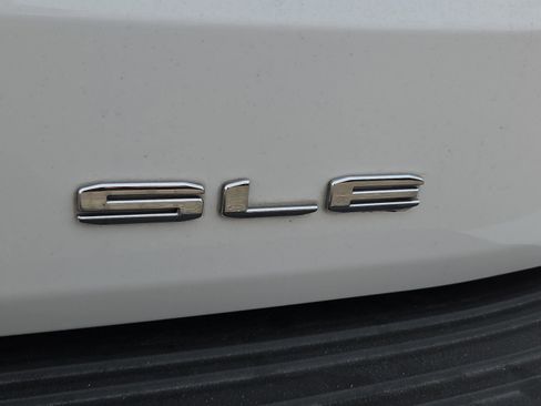 Used 2022 GMC Yukon SLE image 17