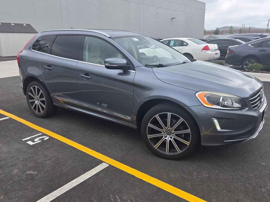 Used 2017 Volvo XC60 T6 Inscription w/ Climate Package AWD/4WD image 4