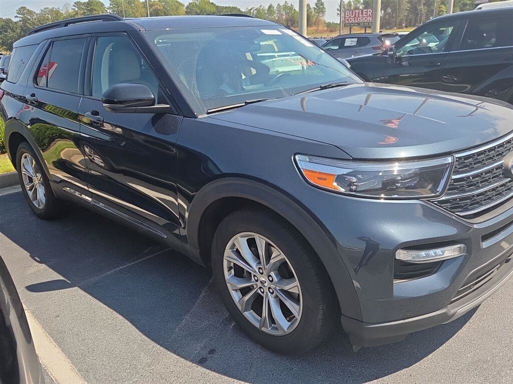 Used 2023 Ford Explorer XLT w/ Equipment Group 202A RWD image 2