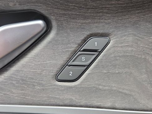 Used 2024 Jeep Grand Cherokee Limited w/ Black Appearance Package image 33