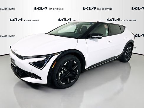 New 2025 Kia EV6 Wind image 3