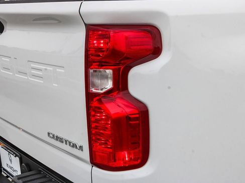 Used 2025 Chevrolet Silverado 2500 Custom w/ Custom Value Package AWD/4WD image 10