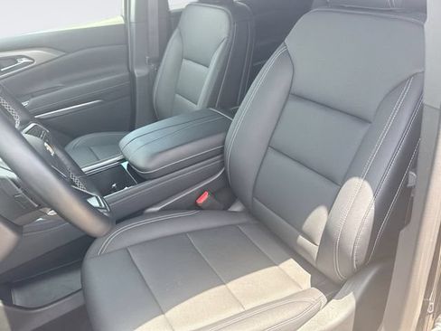 Used 2026 Chevrolet Traverse LT AWD/4WD image 11