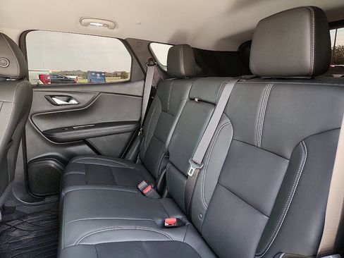 Used 2023 Chevrolet Blazer LT w/ Midnight/Sport Edition FWD image 5