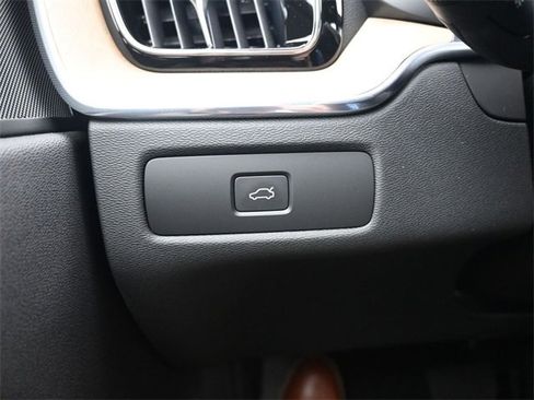 New 2026 Volvo XC60 B5 Plus w/ Protection Package Premier image 29