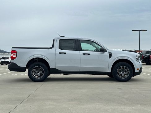 New 2025 Ford Maverick XLT w/ Equipment Group 302A AWD/4WD image 8
