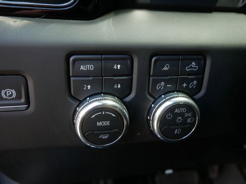 Certified 2026 GMC Sierra 3500 AT4 w/ AT4 Premium Plus Package AWD/4WD image 18