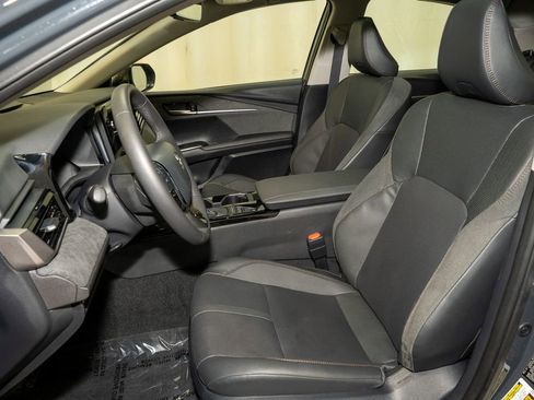 Used 2025 Toyota Camry XLE image 11