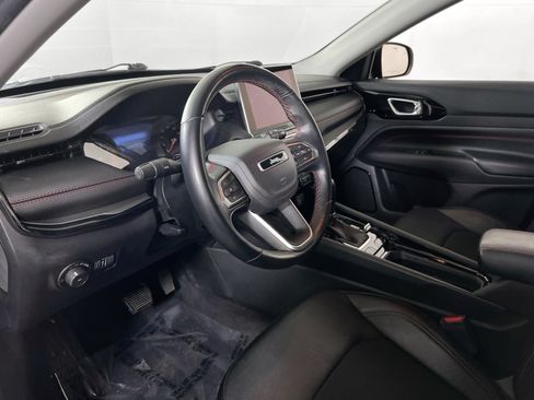 Used 2022 Jeep Compass Trailhawk w/ Trailhawk Convenience Group AWD/4WD image 9