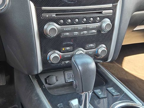Used 2020 Nissan Pathfinder SL FWD image 32