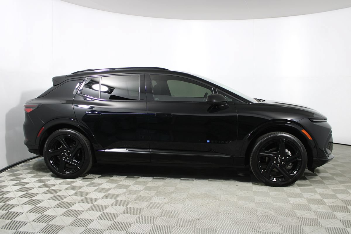 Used 2024 Chevrolet Equinox EV RS w/ LPO, Trailering Package FWD image 37