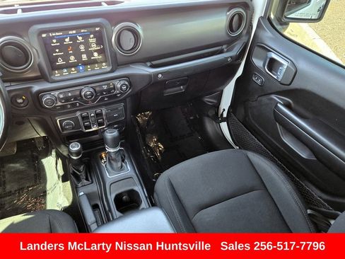Used 2021 Jeep Gladiator Sport AWD/4WD image 16