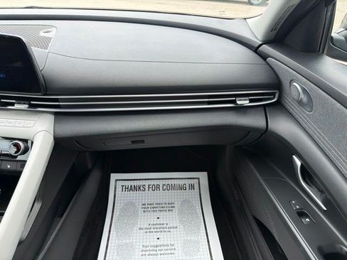 Used 2023 Hyundai Elantra Limited FWD image 21