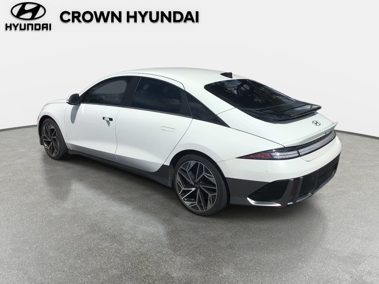 Used 2024 Hyundai Ioniq 6 SEL RWD image 6