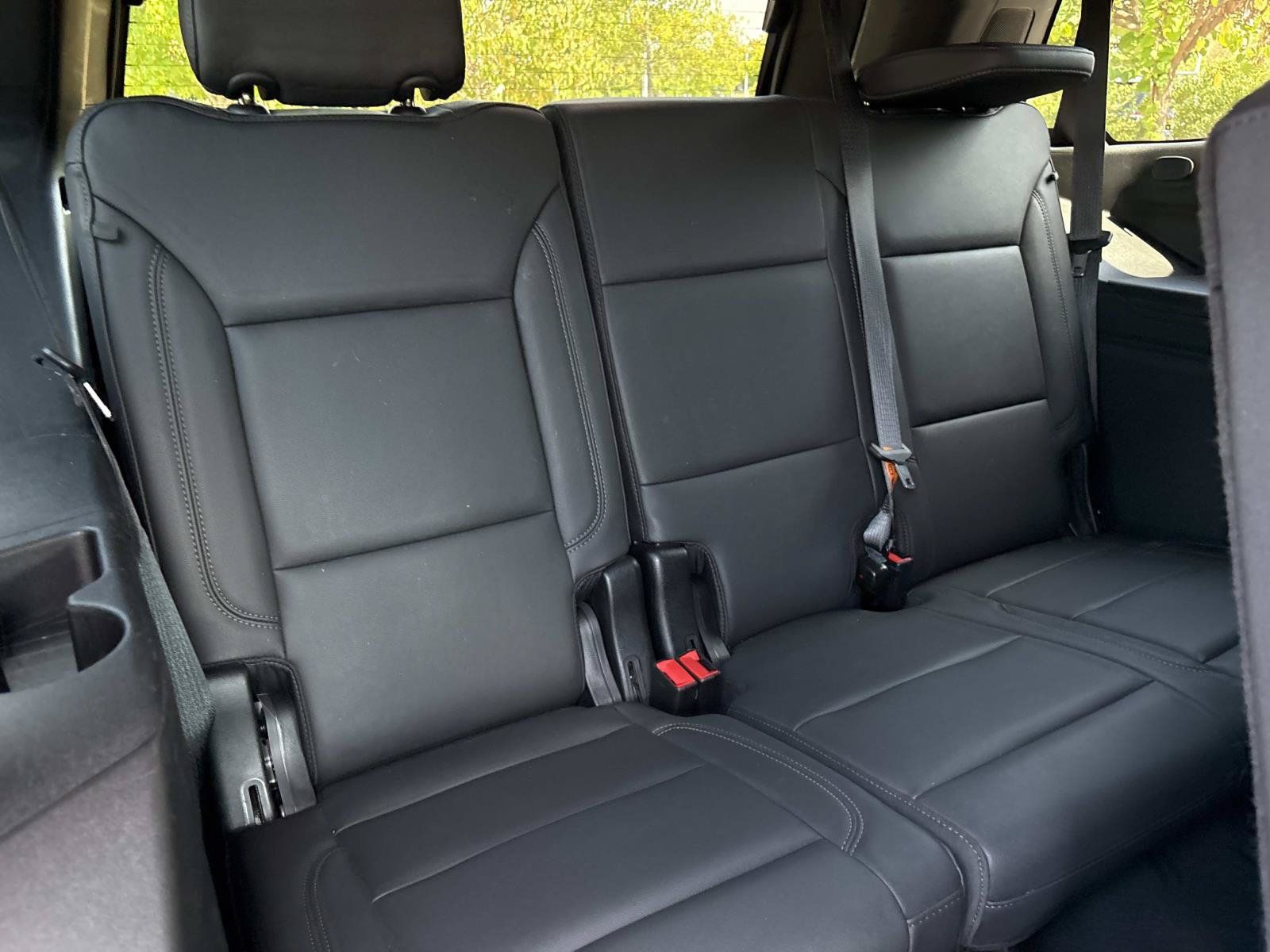 Used 2024 Chevrolet Tahoe LT w/ Luxury Package RWD image 33
