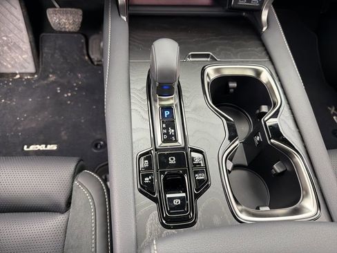 New 2026 Lexus RX 450h AWD image 13