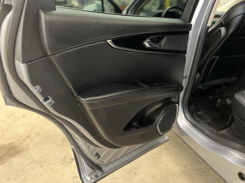 Used 2023 Lincoln Nautilus Reserve image 10