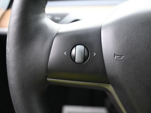 Used 2023 Tesla Model Y Long Range AWD/4WD image 19