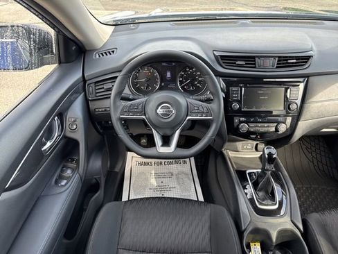 Used 2020 Nissan Rogue SV image 16