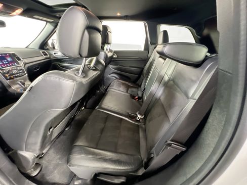 Used 2022 Jeep Grand Cherokee Laredo X image 24