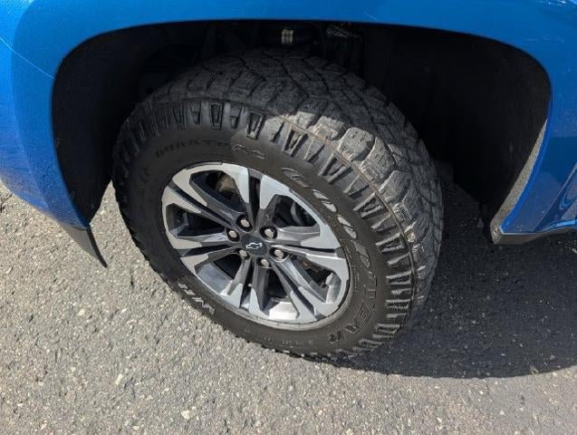 Used 2022 Chevrolet Colorado Z71 AWD/4WD image 4
