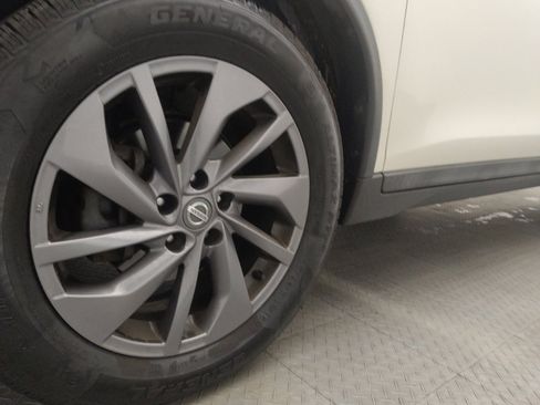 Used 2016 Nissan Rogue SL w/ SL Premium Package image 31