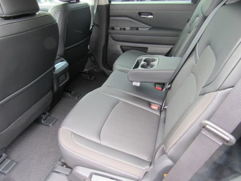 New 2026 Nissan Pathfinder SL FWD image 14