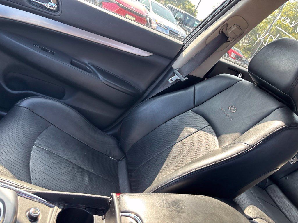 Used 2010 INFINITI G37 Journey RWD image 17