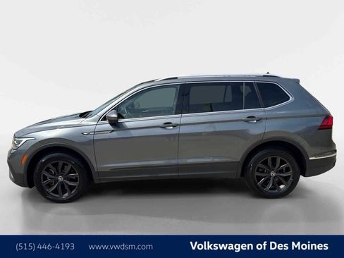 Certified 2024 Volkswagen Tiguan SE image 3