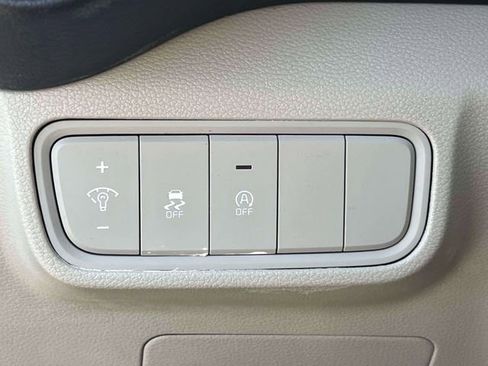 Used 2023 Kia Soul LX w/ LX Technology Package FWD image 18