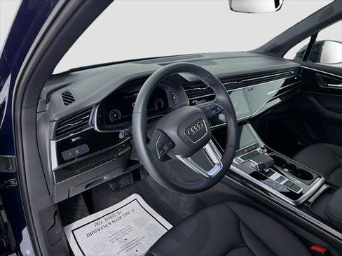 Used 2025 Audi Q7 2.0T Premium w/ Convenience Plus Package AWD/4WD image 9