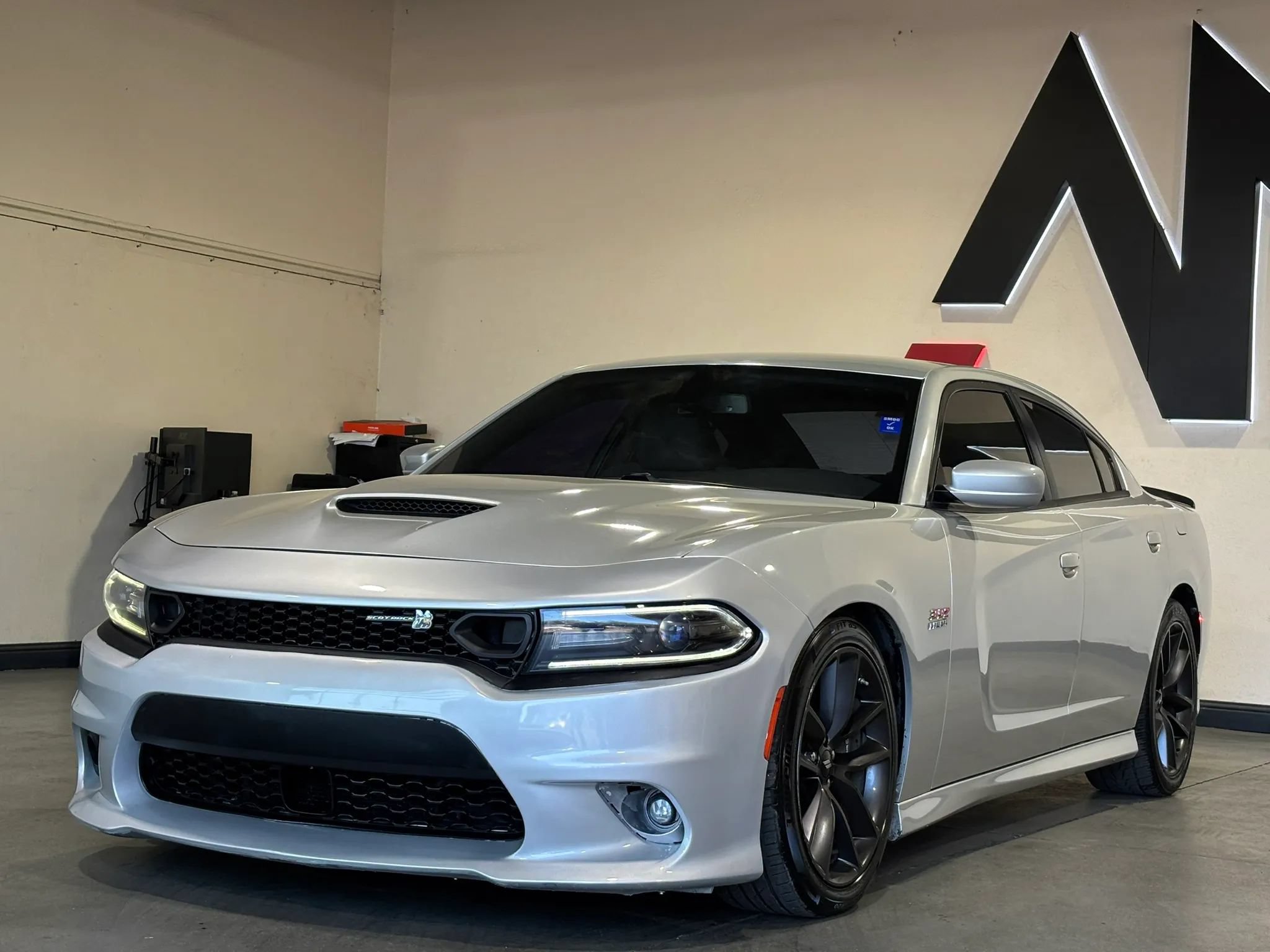 Used 2019 Dodge Charger Scat Pack w/ Navigation & Travel Group RWD image 1